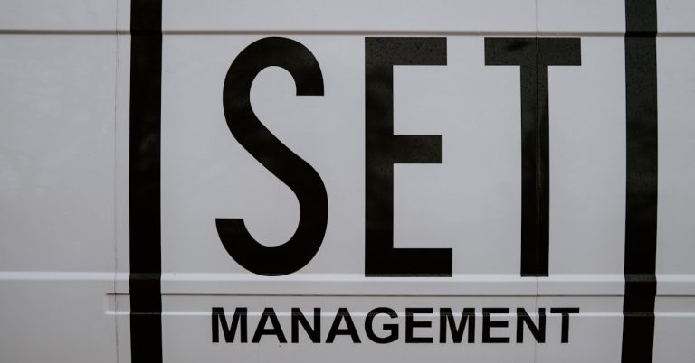 7 Document Management Implementation Challenges to Streamline Your Ops