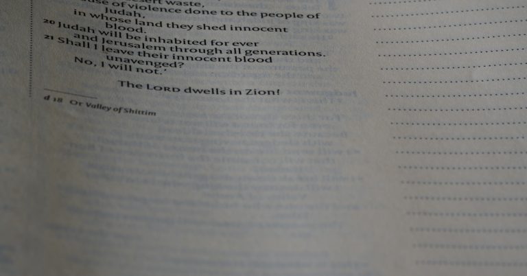 How to OCR Scanned Documents: 7 Ways to Accelerate Your Business Productivity